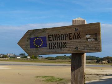 Sign pointing to the European Union
