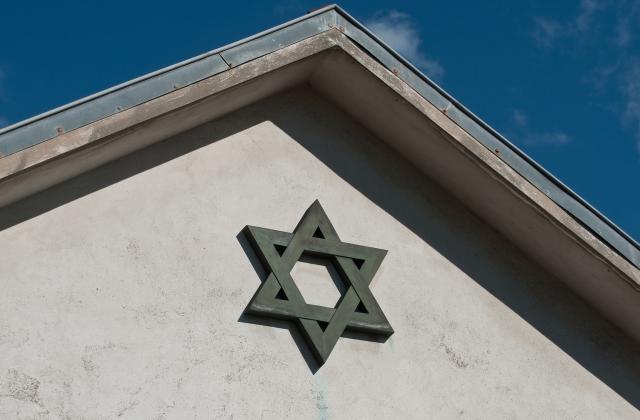 Jewish star on building